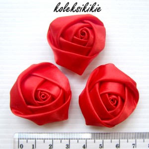 mawar-kuncup-kecil-merah